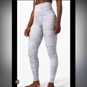 High-Waisted Gray Camo Leggings